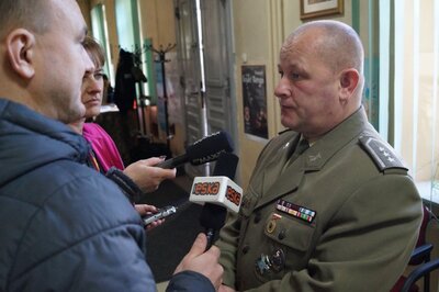 Krwiodawcy podczas akcji "spoKREWnieni służbą" na terenie KaOSG #10