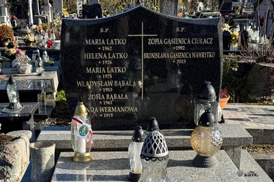 Cmentarz parafialny w Zakopanem - grób śp. Wandy Hermanówny - sanitariuszki opiekującej się legionistami.. na grobie znicze