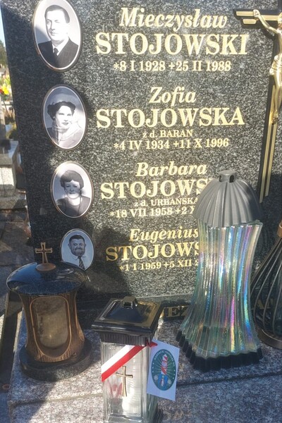 grób byłego pracownika ze zniczem od karpackiego oddziału straży granicznej