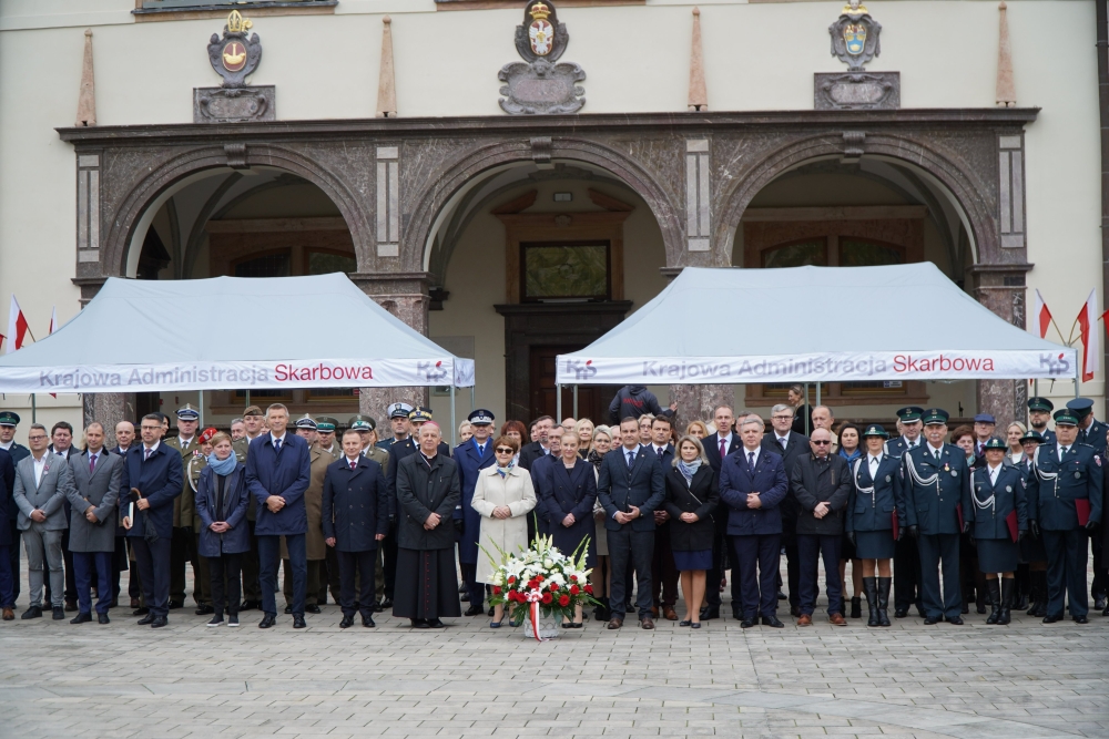 Nadanie Sztandaru Izbie Administracji Skarbowej W Kielcach Aktualności Karpacki Oddział 4669