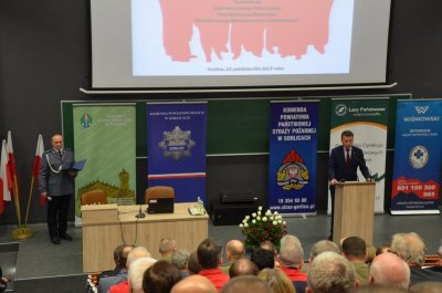 W Gorlicach dyskutowali z Ministrem Spraw Wewnętrznych i Administracji o bezpieczeństwie - źródło: KPP Gorlice #8