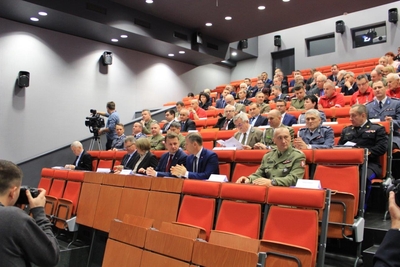 W Gorlicach dyskutowali z Ministrem Spraw Wewnętrznych i Administracji o bezpieczeństwie - źródło: KPP Gorlice #9