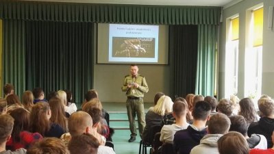 Nie jesteś na sprzedaż - Funkcjonariusze SG szkolą młodzież 