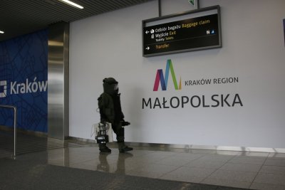 nterwencje pirotechniczne na lotnisku w Krakowie-Balicach 