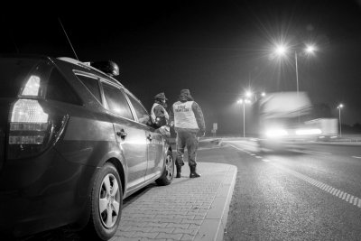 Funkcjonariusze SG podczas patrolu 