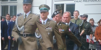 Flaga od Prezydenta RP dla Karpackiego Oddziału Straży Granicznej