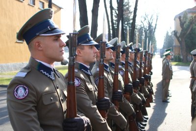 Uroczysty apel z okazji odzyskania przez Polskę niepodległości