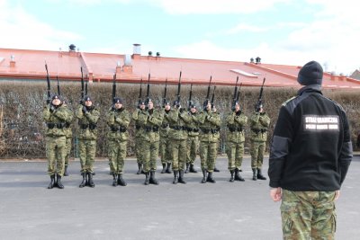 Kompania Reprezentacyjna SG z nowymi karabinkami 