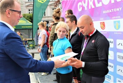 Funkcjonariusze z KaOSG na podium