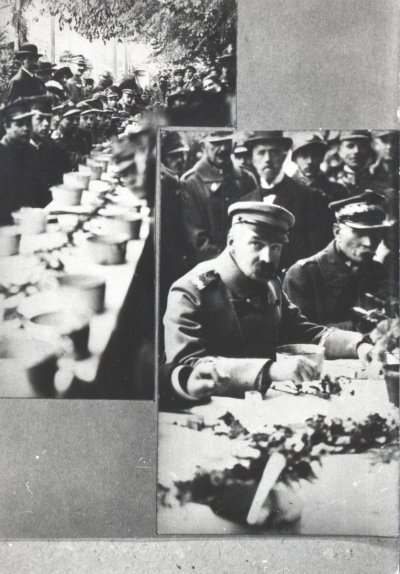 Marszałek Józef Piłsudski na obiedzie żołnierskim w 1 pułku strzelców podhalańskich. Akt pobrania ziemi z pól bitewnych - Brześć. Ze zbiorów Muzeum Okręgowego w Nowym Sączu.