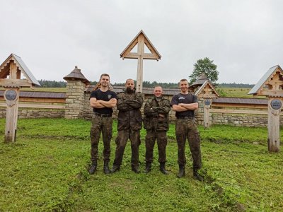 Funkcjonariusze KaOSG pamiętają o wojennych nekropoliach