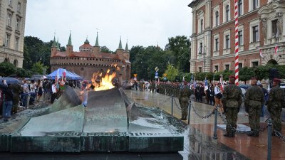 Zastępca Komendanta KaOSG podczas uroczystości.