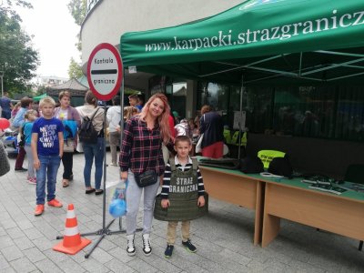 Funkcjonariusza Karpackiego Oddziału Straży Granicznej na pikniku w Kielcach oraz Gorlicach.