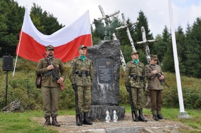 Uroczystości na Hali Łabowskiej - źródło: Sądeczanin.info Uroczystości na Hali Łabowskiej - źródło: Sądeczanin.info