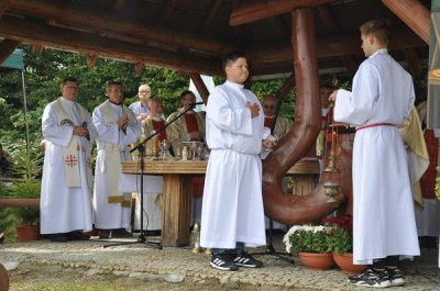 Uroczystości na Hali Łabowskiej - źródło: Sądeczanin.info Uroczystości na Hali Łabowskiej - źródło: Sądeczanin.info