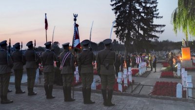 Kompania Reprezentacyjna SG na obchodach upamiętniających bitwę pod Barakiem