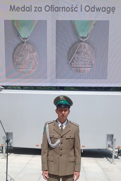 Funkcjonariusz z Placówki SG w Kielcach został odznaczony przez Prezydenta RP 