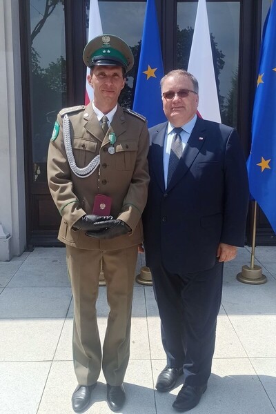 Funkcjonariusz z Placówki SG w Kielcach został odznaczony przez Prezydenta RP 