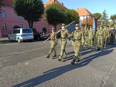 BACZNOŚĆ! Na prawo – PATRZ! 