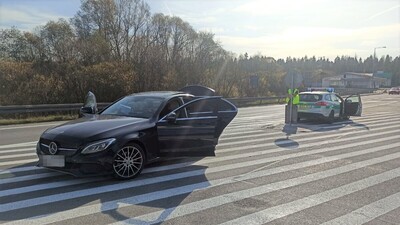 Mercedes skradziony w Holandii zatrzymany w Chyżnem 