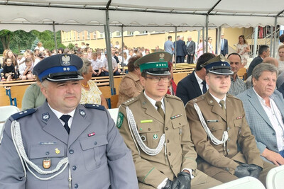 Komendant Placówki SG w Tarnowie na uroczystościach w Gromniku 