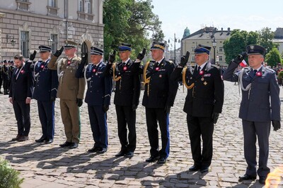 Uroczystości uchwalenia Konstytucji 3 maja z udziałem funkcjonariuszy Karpackiego Oddziału SG  fot. malopolska.policja.gov.pl