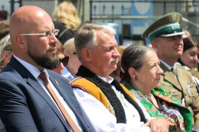 zbliżenie na kilku uczestników uroczystości w tym płk sg winicjusza tęczara - komendanta placówki sg w zakopanem