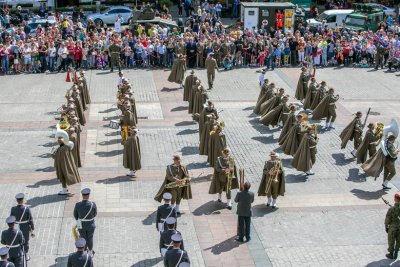 Orkiestra Reprezentacyjna SG podczas musztry paradnej